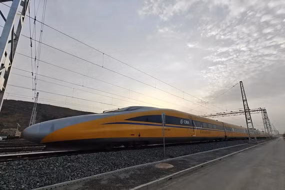 Tàu cao tốc Trung Quốc đạt 385km/h gây choáng
