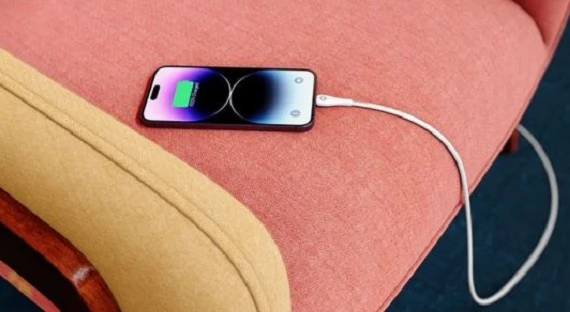 Apple cảnh báo thói quen sạc iPhone dễ gây nguy hiểm