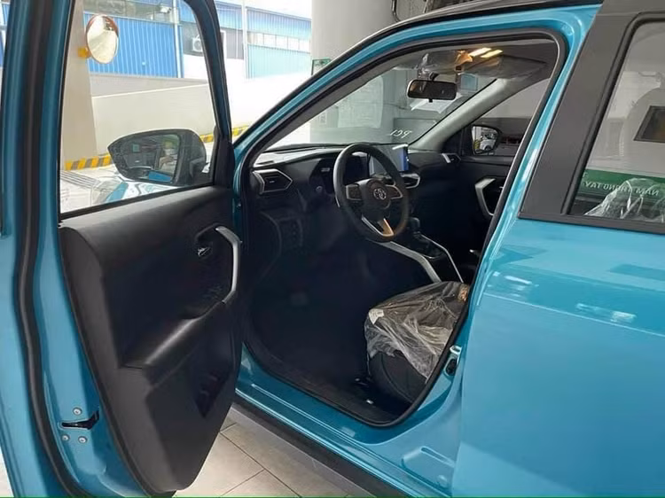 Cận cảnh Toyota Raize tại đại lý, giá dự kiến hấp dẫn, ngày ra mắt gần kề ảnh 3