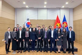 Chủ tịch Phan Xuân Dũng dẫn đoàn Việt Nam dự Triển lãm SIIF 2025 tại Seoul