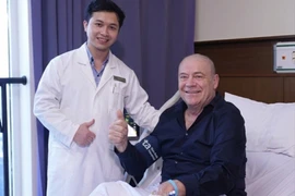 Tái phát cơn đau đầu, du khách New Zealand được cấp cứu đột quỵ kịp thời