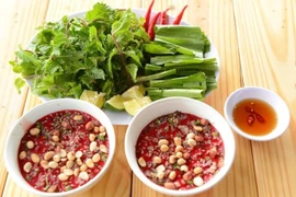 Người đàn ông ở Hà Tĩnh nguy kịch sau ăn tiết canh dê 