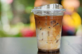 Ai nên hạn chế uống cà phê sữa để tránh gây hại sức khoẻ?
