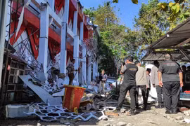 Động đất 7,4 độ Richter tại Indonesia, cảnh báo sóng thần nguy hiểm