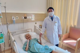 Bệnh nhân 88 tuổi ung thư dạ dày giai đoạn muộn hồi phục ngoạn mục 