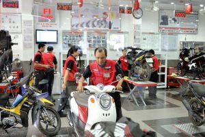 Khi xe tay ga không thể đề được hoặc có bất kỳ dấu hiệu nào bất thường, bạn nên đến đại lý chính hãng để kiểm tra.