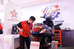 Các nhân viên kỹ thuật tại các đại lý chính hãng sẽ kiểm tra tổng thể để tìm chính xác nguyên nhân khiến xe không thể đề.