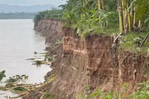 Phú Thọ công bố tình huống khẩn cấp về thiên tai do sạt lở bờ sông Lô