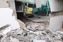 Sạt lở đê sông Thao đe dọa 74 hộ dân tại Phú Thọ