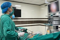 Chủ quan tự dùng thuốc, bệnh nhân 75 tuổi bị thủng ổ loét hành tá tràng