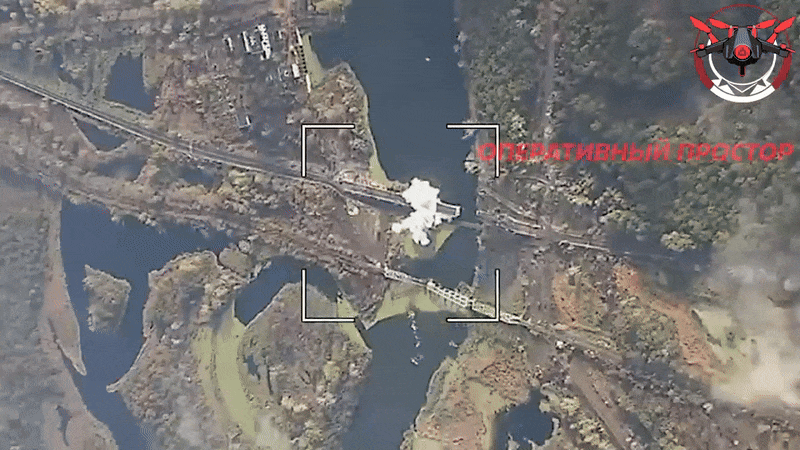 Na frente norte de Donetsk, a aviação tática russa atacou novamente uma ponte flutuante da AFU sobre o rio Seversky Donets. Uma bomba planadora de meia tonelada destruiu completamente a ponte flutuante militar na vila de Raygorodok, na direção de Lyman. Raygorodok fica a cerca de 10 quilômetros da cidade de Slovyansk, controlada pela AFU. 12.gif