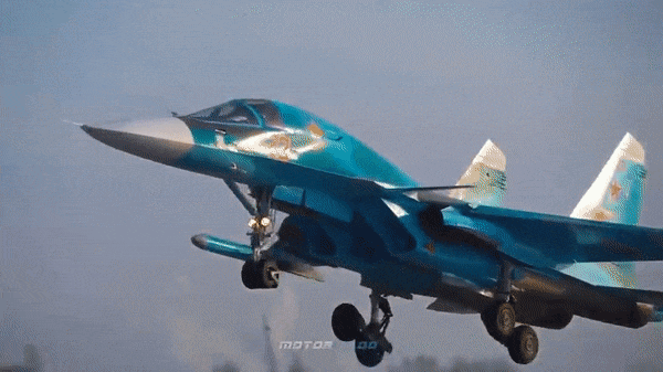 El número de cazabombarderos Su-34 utilizados por las Fuerzas Aeroespaciales Rusas para misiones de bombardeo táctico de primera línea ha aumentado a más de 340. Las fuerzas terrestres rusas pueden solicitar fácilmente apoyo aéreo cuando sus ataques se ven obstaculizados, especialmente contra objetivos fortificados. 2.gif
