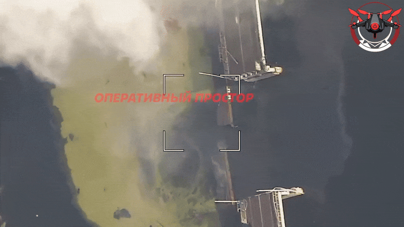 Como resultado do bombardeio, a seção central da ponte ficou submersa e o vão da margem direita foi empurrado para fora pela correnteza. Vestígios de uma rachadura, partes do piso queimadas e vigas de suporte destruídas podem ser vistos no local. A estrada de Slovyansk a Lyman está atualmente inutilizável e a transferência de reservas da AFU também é impossível. 14.gif
