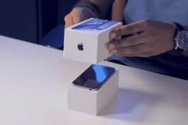 Bí mật hộp iPhone khó mở: Apple thao túng cảm xúc người dùng
