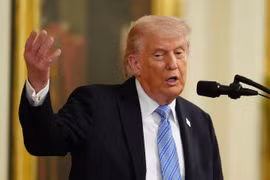 Trump dừng chiến dịch Hormuz, chờ thỏa thuận với Iran