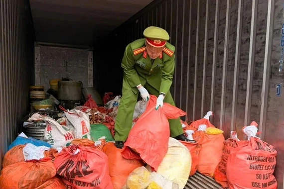 Bắc Ninh phát hiện sản xuất riềng xay chứa chất cấm 