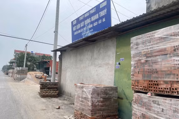 Hà Nội: Hai bãi tập kết VLXD có dấu hiệu gây ô nhiễm bị 'sờ gáy'