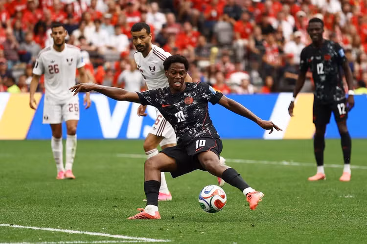 Jonathan David của Canada ghi bàn thắng thứ sáu để hoàn thành cú hat-trick. Nguồn: Reuters.