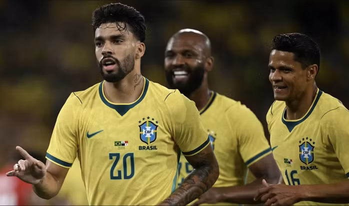 Lucas Paqueta (20) lập công
