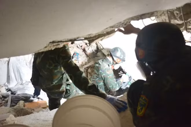 Đoàn cứu hộ Việt Nam đưa 54 nạn nhân tại Venezuela ra khỏi đống đổ nát