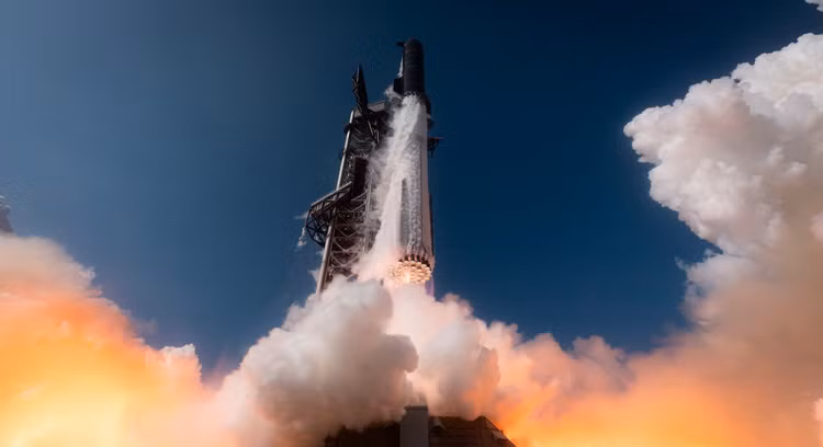starship-v3-puts-an-explosive-end-to-its-first-successful-flight-3.jpg
