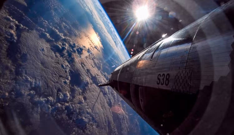 starship-v3-puts-an-explosive-end-to-its-first-successful-flight-11.jpg