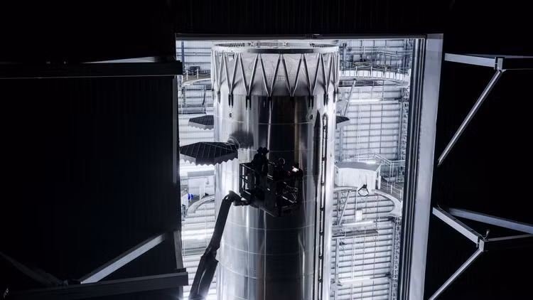 starship-v3-puts-an-explosive-end-to-its-first-successful-flight-9.jpg