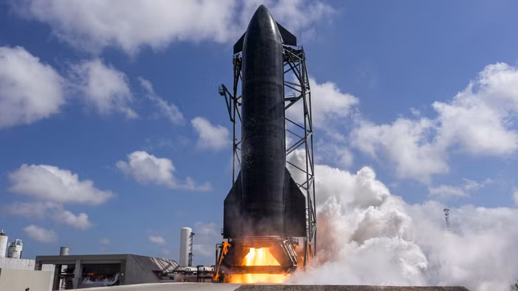 starship-v3-puts-an-explosive-end-to-its-first-successful-flight-10.jpg