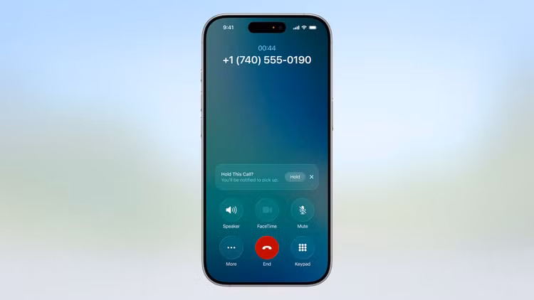 Trong trường hợp người dùng phải chờ máy, tính năng Hold Assist sẽ thông báo cho người dùng khi có nhân viên hỗ trợ trực tiếp trả lời. Bên cạnh đó, ứng dụng Điện thoại còn có tính năng Call Screening (dựa trên nền tảng của chức năng Live Voicemail) giúp người dùng tránh bị xao nhãng. Cụ thể hơn, hệ thống sẽ cách thu thập thông tin về người gọi và cung cấp những chi tiết cần thiết cho người dùng để quyết định xem họ có nên nghe điện thoại hay không.