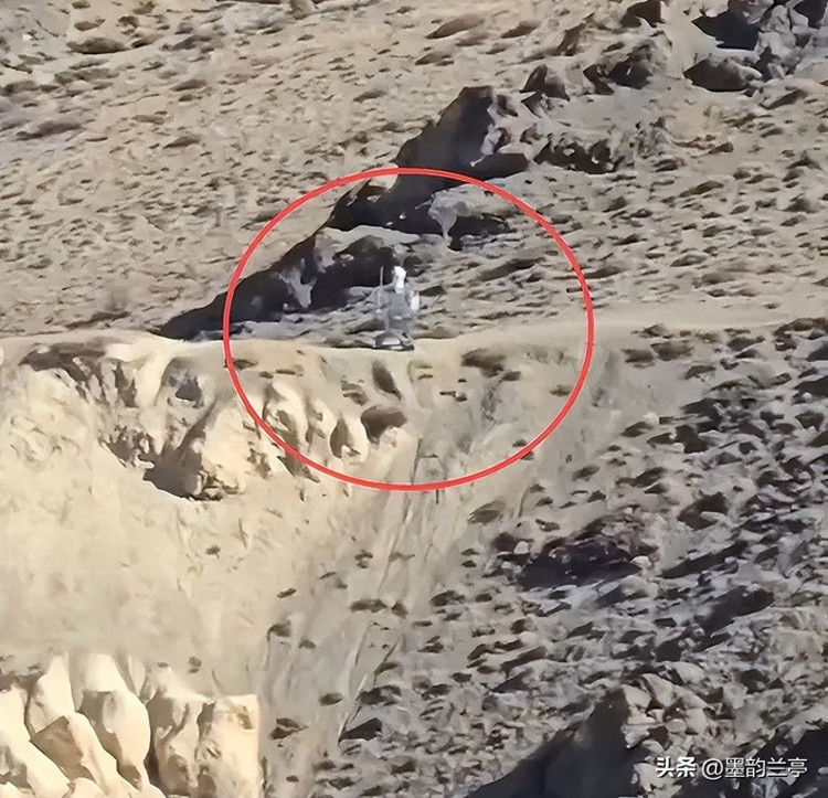 Hình ảnh robot canh phòng của Trung Quốc trong video phía Ấn Độ quay đưa lên mạng. Ảnh: Toutiao.