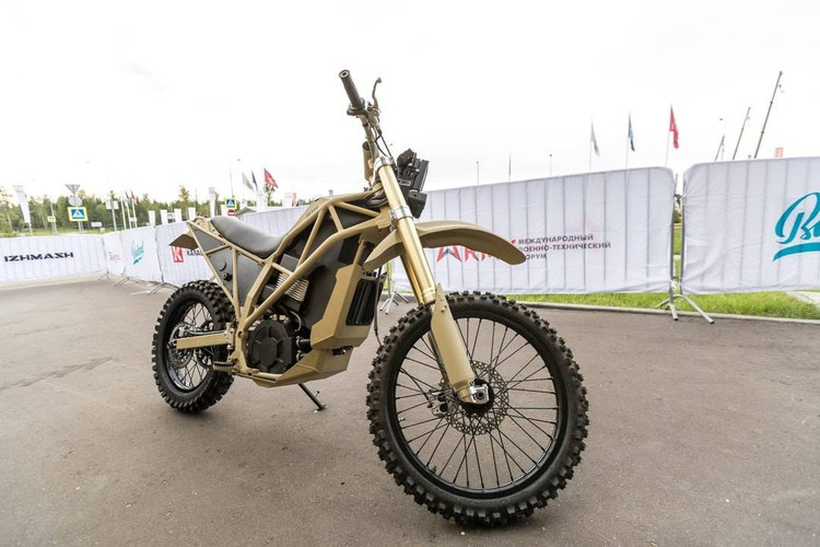 kalashnikov-debuts-the-izh-enduro-e-motorcycle-with-high-capacity-trailer-for-military-use-1.jpg