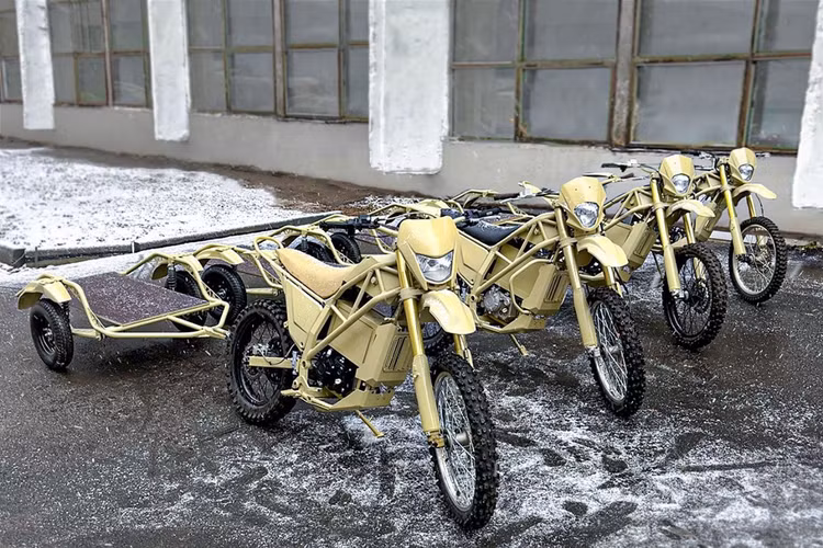 kalashnikov-debuts-the-izh-enduro-e-motorcycle-with-high-capacity-trailer-for-military-use-262314-1.jpg