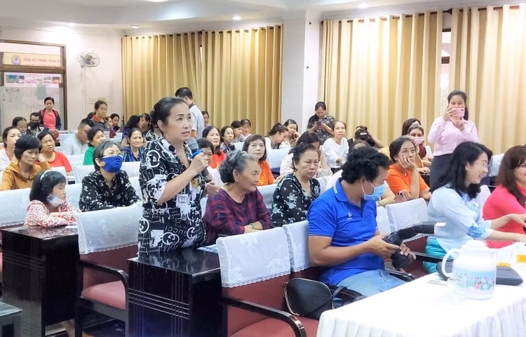 Gần 200 phụ nữ Quận 4 đã hào hứng tham gia chương trình vui khỏe mỗi ngày với chủ đề “Xương chắc khỏe, nhan sắc đẹp Phụ nữ sẽ hạnh phúc” nhân ngày Quốc tế Hạnh phúc 20/3.