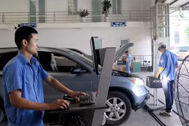 Kiến nghị bỏ cách "đạp ga" khi kiểm định khí thải: Bộ Xây dựng lên tiếng