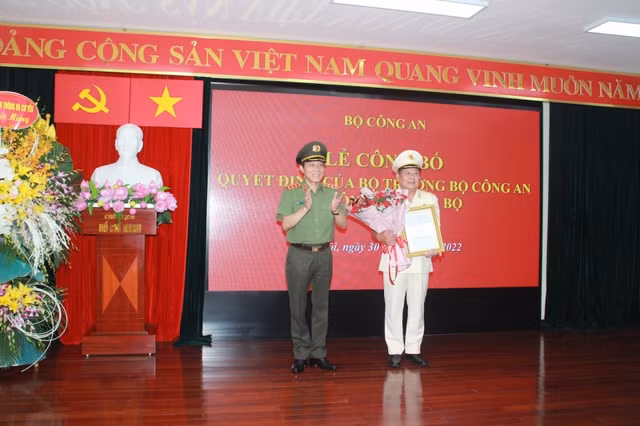 Điều động, bổ nhiệm 2 Thiếu tướng Công an nhân dân - Ảnh 2.