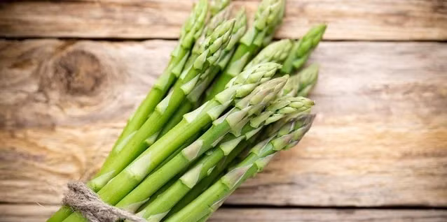 Măng tây giúp tăng mức testosterone, cải thiện chức năng tình dục.