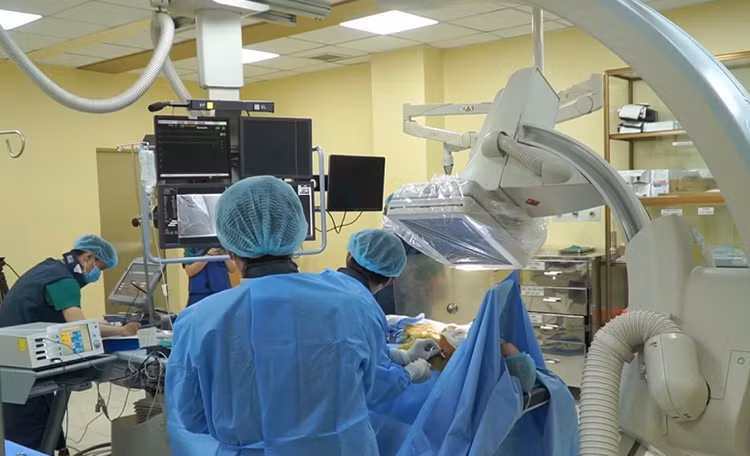 Ca can thiệp nút động mạch phế quản cho bệnh nhân - Ảnh BVCC