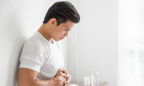 Nam giới bị viêm đường tiết niệu có thể bị đau sau khi quan hệ tình dục.