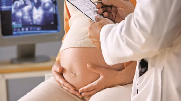 Phẫu thuật thành công cứu mẹ con sản phụ bị rau bong non - Ảnh minh hoạ