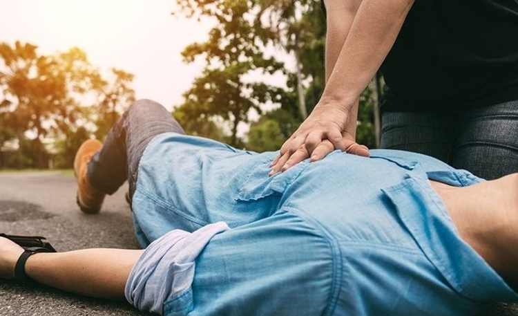 Chàng trai 19 tuổi có sở thích ăn gà rán và uống trà sữa vào các ngày trong tuần. Ảnh: Freepik.