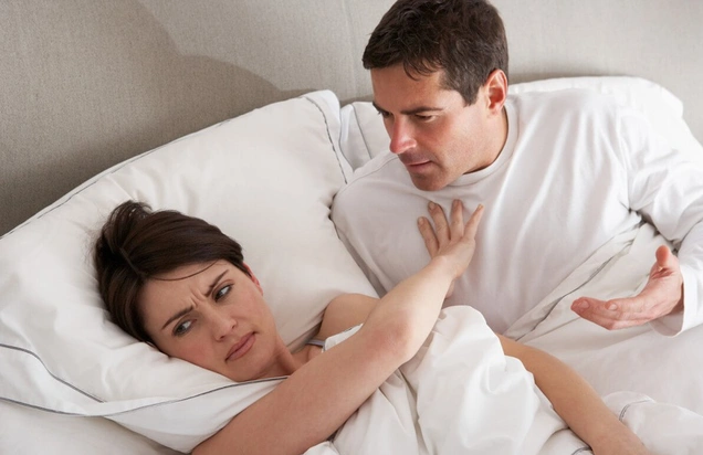 Khó tận hưởng một cuộc yêu trọn vẹn là vấn đề thường gặp ở phụ nữ mãn kinh.