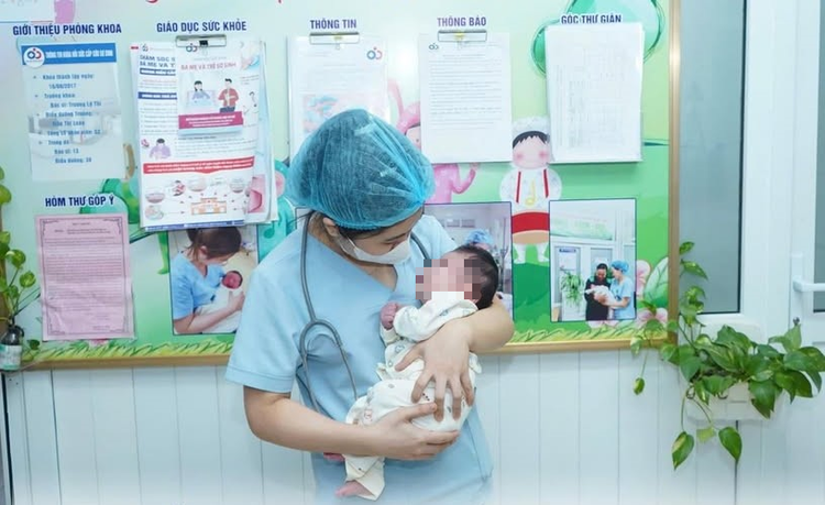 Sau 2 tháng điều trị tích cực, bệnh nhi ổn định được xuất viện - Ảnh BVCC