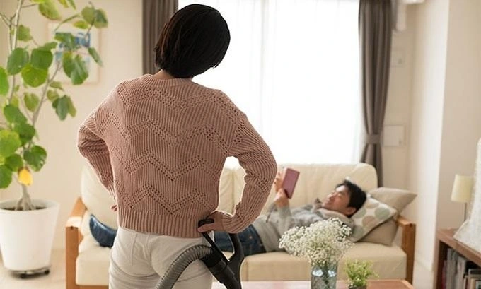Chồng ham chơi, không chia sẻ việc nhà, chăm sóc con cái khiến tôi mệt mỏi (Ảnh minh họa, nguồn: KT)