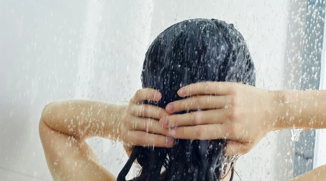 Các chuyên gia sức khỏe thường khuyên không nên tắm ngay sau khi ăn - Ảnh minh hoạ Các chuyên gia sức khỏe thường khuyên không nên tắm ngay sau khi ăn - Ảnh minh hoạ