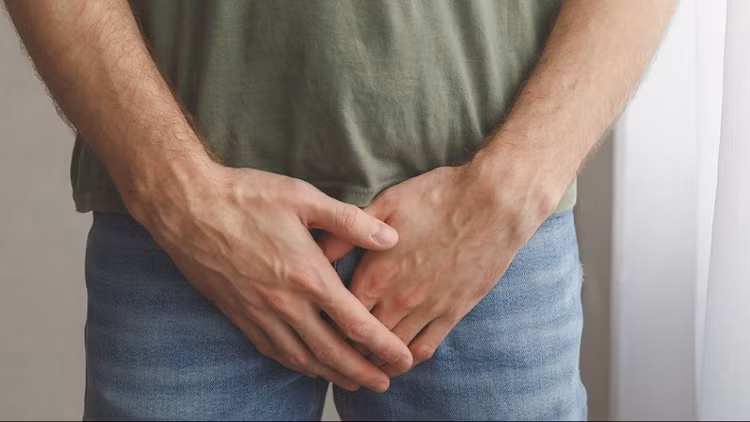 Viêm mào tinh hoàn có thể gây nhiều biến chứng, trong đó có vô sinh nam giới cần chú ý - Ảnh minh họa