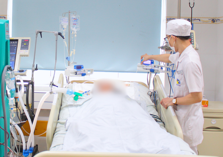 Viêm tụy cấp từ thói quen uống rượu bia mỗi ngày - Ảnh: BVCC