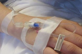 Truyền trắng da tại nhà, mối đe dọa nguy hiểm tính mạng