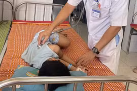 Hàng chục người nhập viện sau nghi ngộ độc bánh mì ở Đà Nẵng