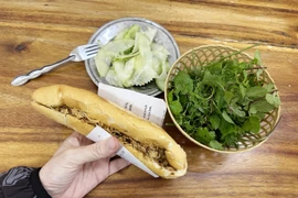Bộ Y tế chỉ đạo điều tra vụ nghi ngộ độc bánh mì tại Lâm Đồng 