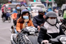 Ngành y tế khuyến cáo hạn chế ra ngoài khi trời lạnh để bảo vệ sức khỏe